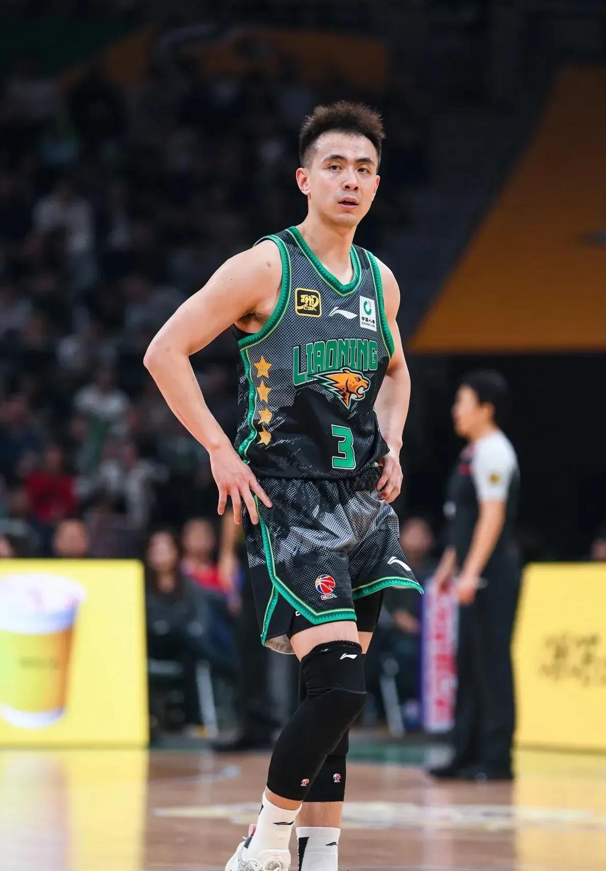 开云体育平台APP-关于辽宁队完胜深圳队，赵继伟高光表现的信息