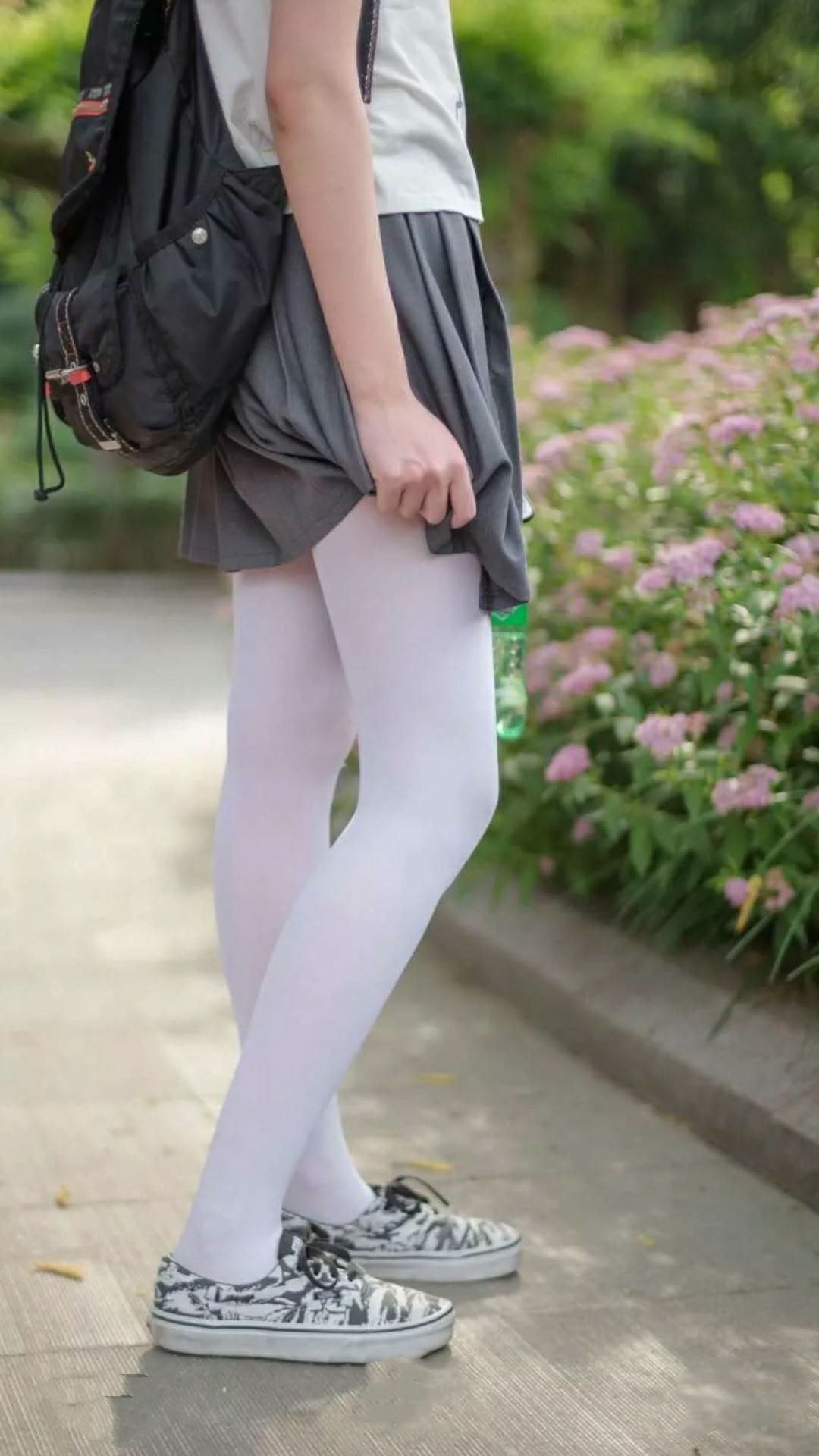 开云体育app-冲进黎明，当F1引擎唤醒沉睡的王者